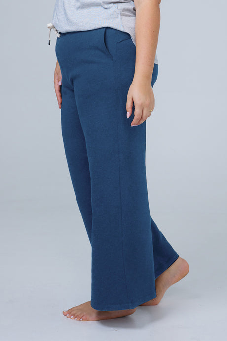 [Lilia is 5'8' and wears an XL]