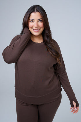 [Lilia is 173 cm - 5'8'' and wears an XL]